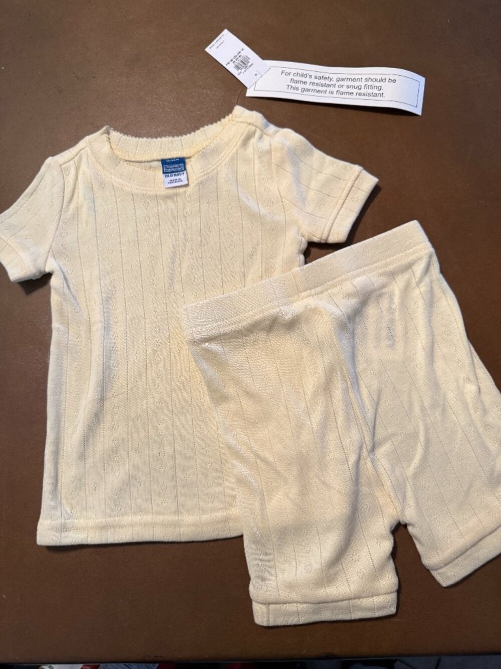 Old Navy Toddler Snug Fit Pajama Set Yellow Size 18-24 mos (006)